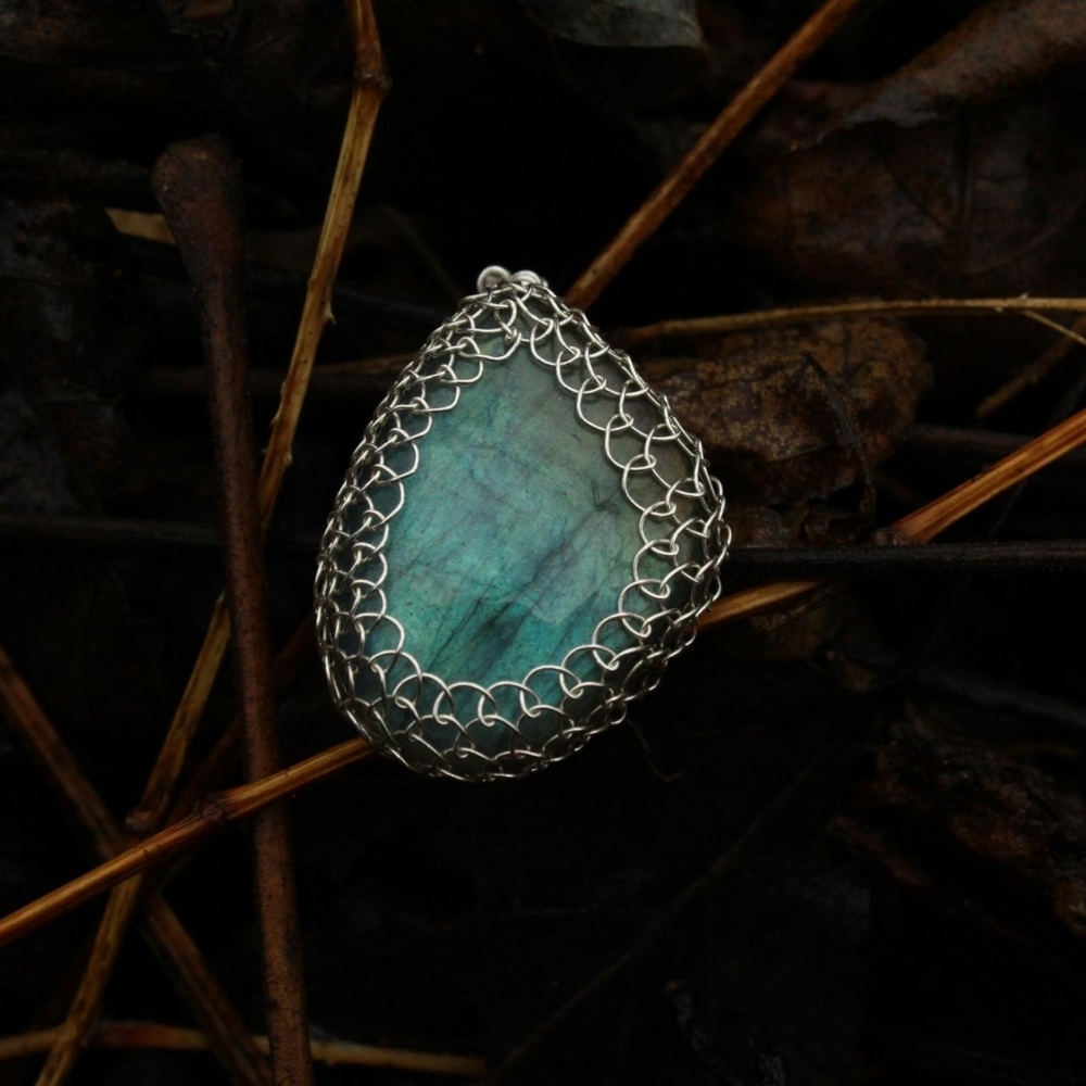 ☆ Blue Labradorite Pendant in Sterling Silver ☆
